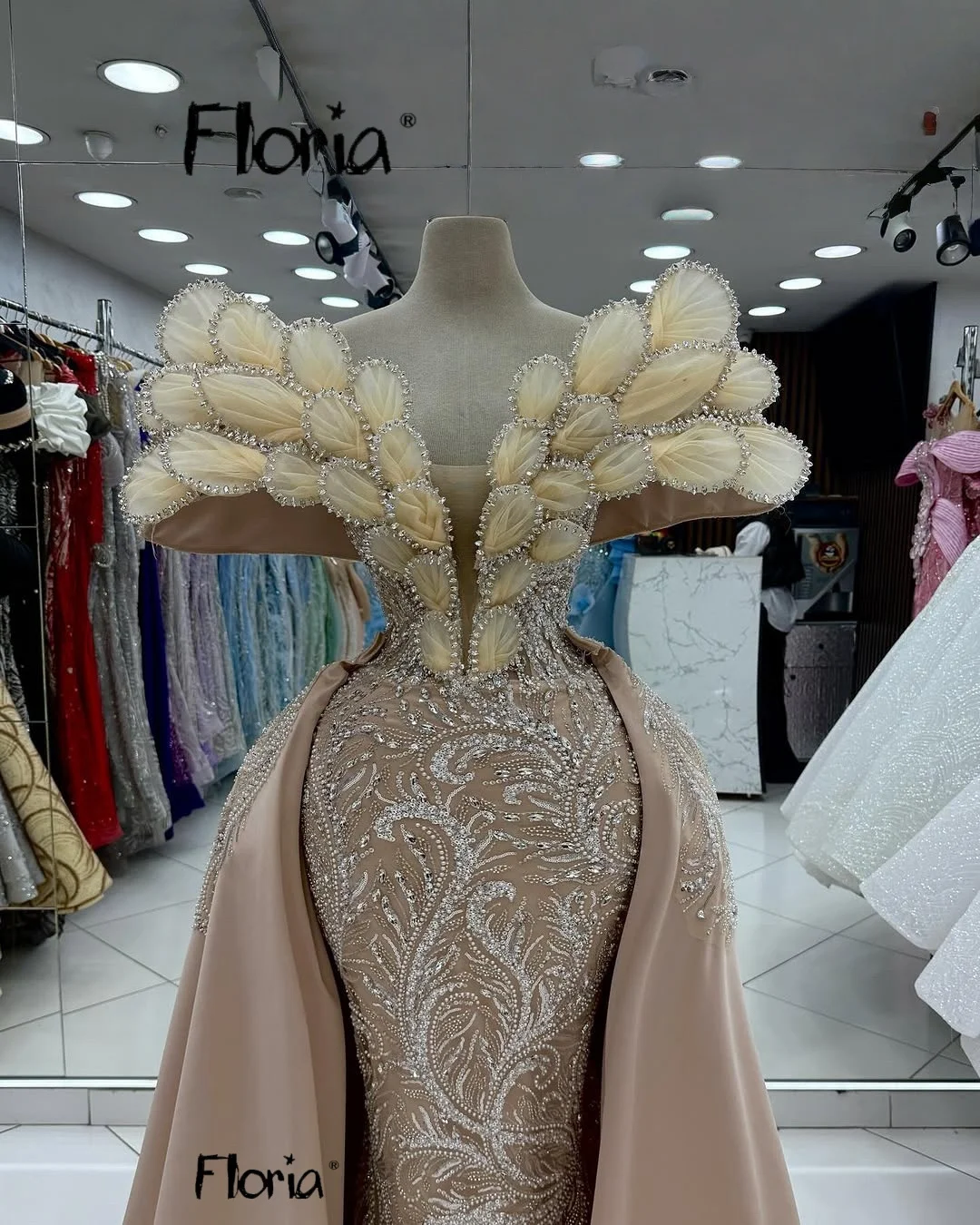 

Customized Two Pieces Champagne Prom Dress With Satin Overskirt Off Shoulder Elegant Beaded Wedding Guest Gowns Plus Size Dubai