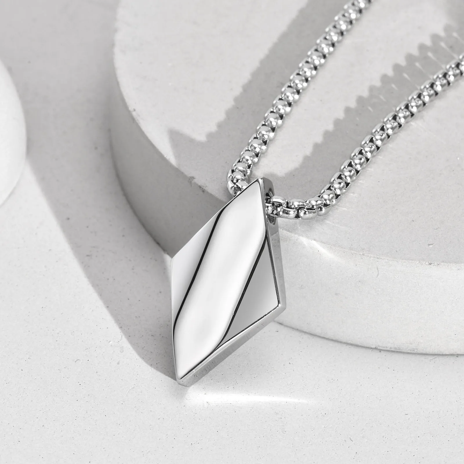 Rhombus Mann Halskette Edelstahl Schmuck Anhänger mit verstellbarer Box Kette Kragen Vater Freund Valentinstag Geschenk – Detail 2