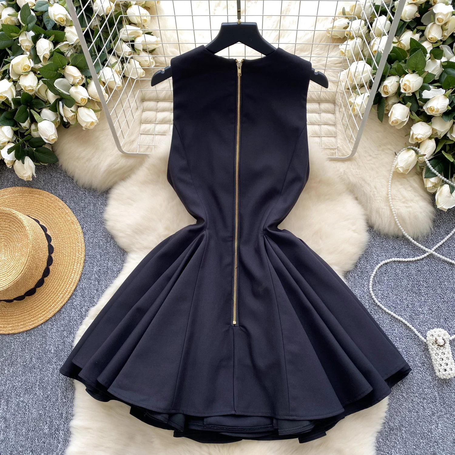 Franse elegante socialite stijl sexy v-hals mouwloos dubbele rij knopen hoge taille a-lijn temperament korte jurk dames zomer