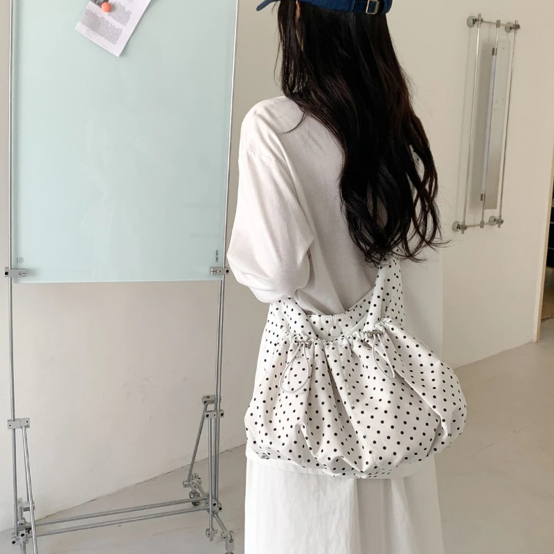 

Korean Style Dot Crossbody Bag New Fashion Pleated Drawstring Women Shoulder Bag Large Capacity Casual Commuting Cloud Hobos Bag