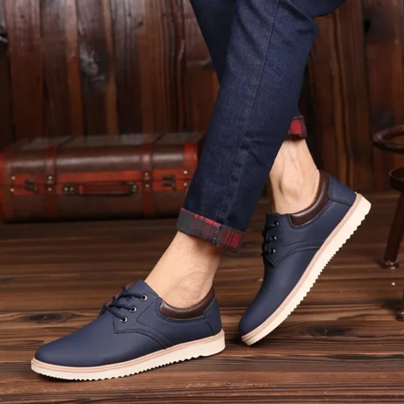 

Новые мужские кожаные повседневные спортивные нескользящие универсальные туфли на плоской подошве с низким берцем и круглым носком на шнуровке для официальной ходьбы