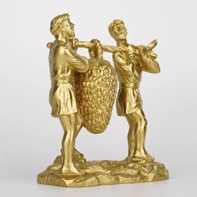 

Joshua and Caleb Carrying the Grapes Character statue decoration home decoration metal decoration handicraft decorations
