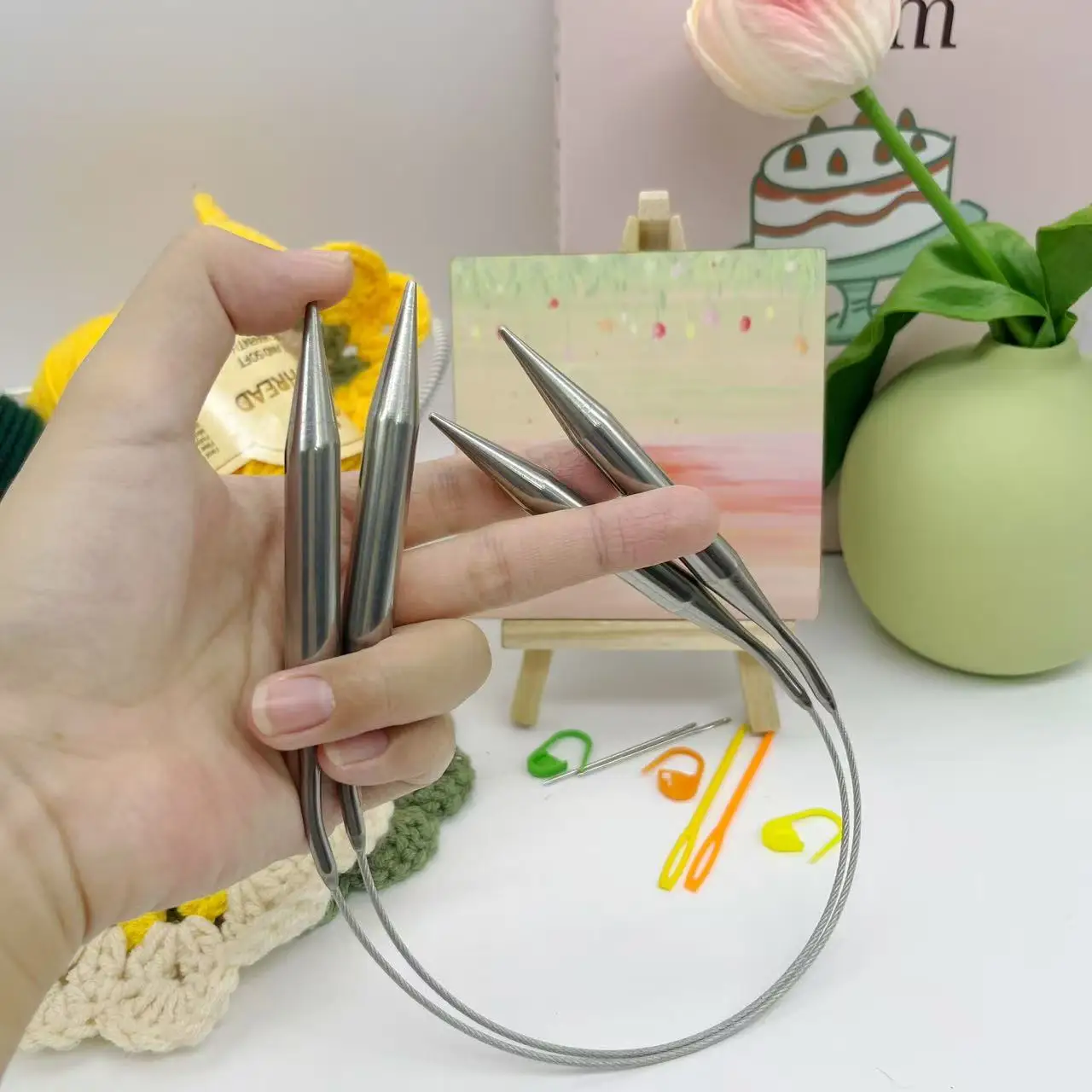 40Cm/15.75Inch Circular Knitting Needle Set, Each Set Includes 2 Circular Needles, 3 Colorful Stitch Markers, and 2 Plastic Large-Eye Needles. the Circular Needles Come in Various Sizes from 2mm to 10mm, Allowing You to Choose the Right Size for Different Knitting Needs. This Is a DIY Knitting Tool for Autumn and Winter, Suitable for Knitting Hats, Socks, Sweater Collars, Cuffs, Pet Sweaters, and Small Dolls