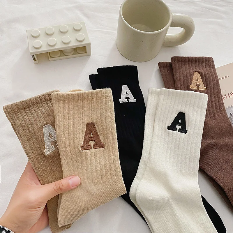 Calcetines informales de algodón para mujer, Calcetines con letras A para mujer, Otoño Invierno, estilo coreano, moda de Color sólido, Calcetines