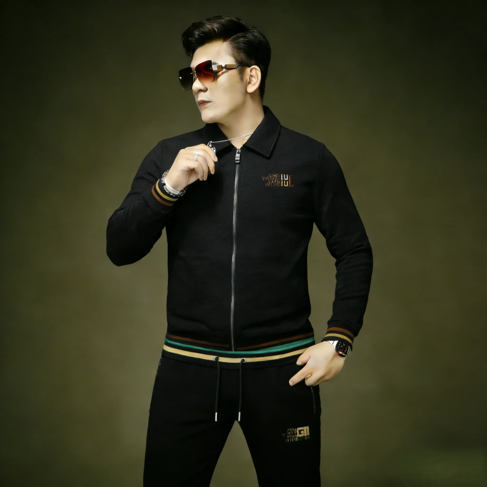 

Мужской комплект: куртка на молнии с вышивкой и брюки, повседневный спортивный стиль, приталенный крой, из смесового хлопка и полиэстера, с длинными рукавами