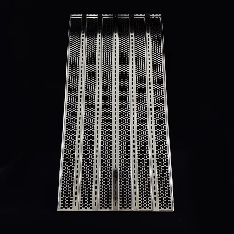 Stainless Steel Perforated Baking Pan Wire Mesh Fish Grill Tray Sterilized Storage Basket Kitchen Cooking Tool Durable Metal