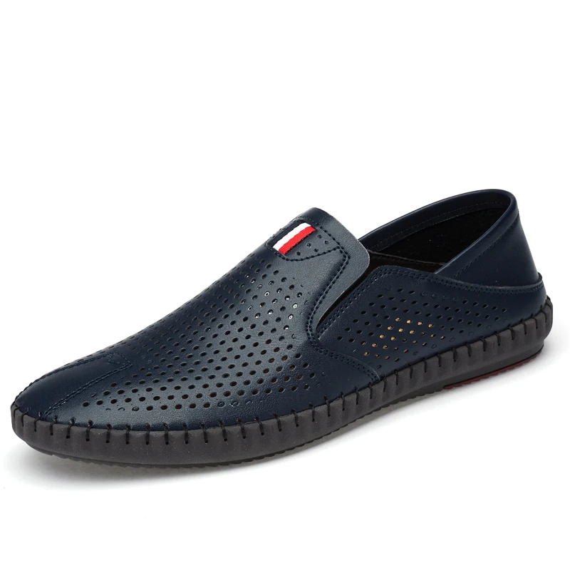 Mocassini estivi da uomo di lusso 2023 mocassini in pelle sandali Slip-on scarpe Casual morbide comode appartamenti da guida bianco traspirante