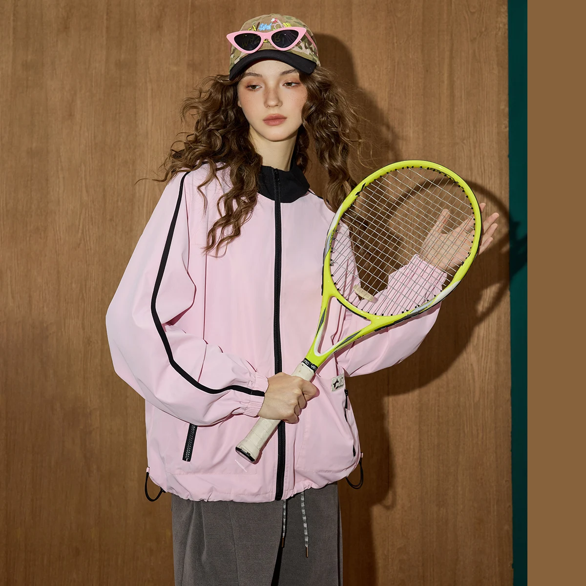 سترة نسائية لخريف 2025 بقلنسوة معطف كتلة ألوان Preppy كبير الحجم على طراز الكلية سترة رياضية خارجية غير رسمية بكتف منسدل #5