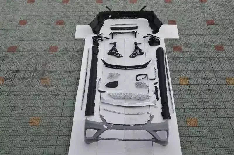 

Suitable for W222 /S320/S400/S500/W222 change S65 surround exhaust modified bumper cool black dynamic
