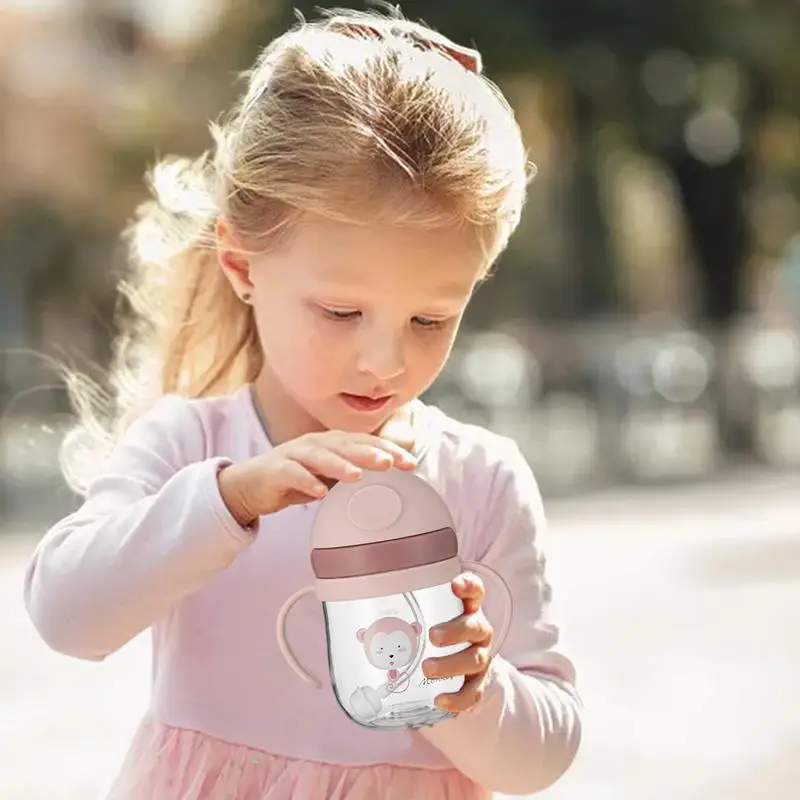 Botella de agua portátil antiasfixia con asas para niñas y niños, taza bonita, antideslizante, de dibujos animados, 250ML