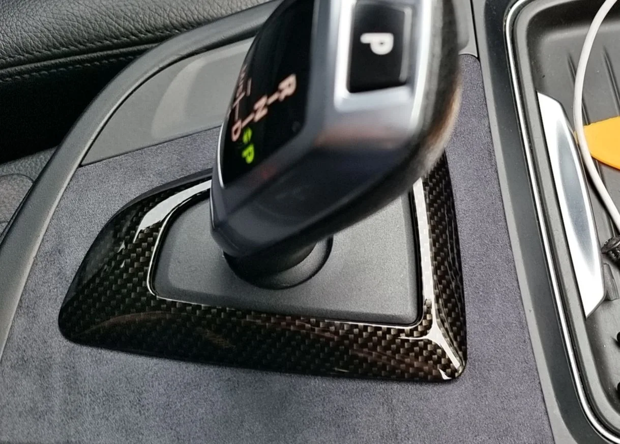 عالية اللمعان الذهب الأسود 8D ألياف الكربون سيارة التفاف لاصق غشائي لضبط السيارات ملصقات لاصق الفينيل لغطاء دراجة نارية الشارات