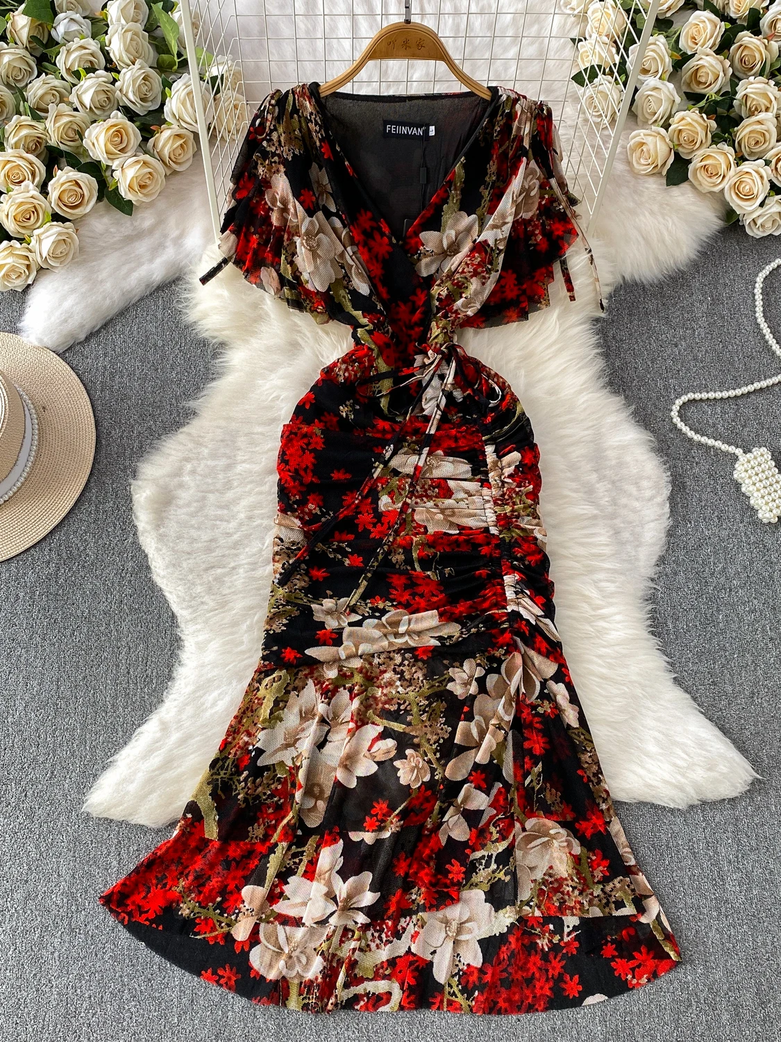 Elegant Fish Tail Long Dress Women's Sexy V-neck Floral Print Dress Gathered Waist Drawstring High-end Feeling Half-length Sl...