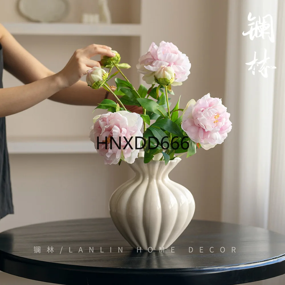 مزهرية زهور تويست هندسية صينية جديدة من Lanthanum Forest حديثة وبسيطة لتناول الطعام وغرفة المعيشة نموذج غرفة المبيعات والمكتب على الطراز الفرنسي