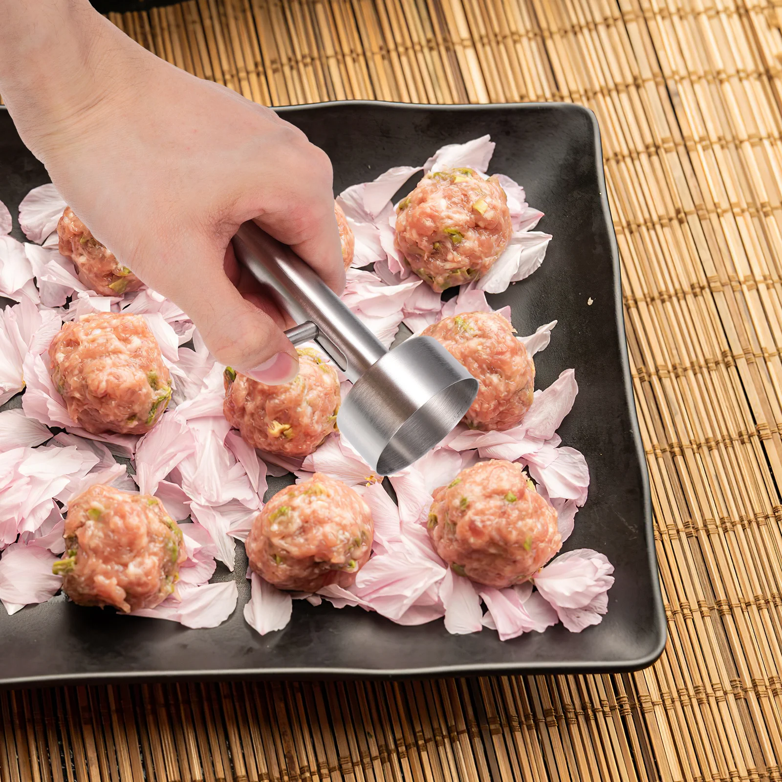

Meatball Maker Spoon Stainless Steel Non-Stick Meatball Mold For Kitchen Gadget Cooking Tool Falafel Shrimp Balls Rice