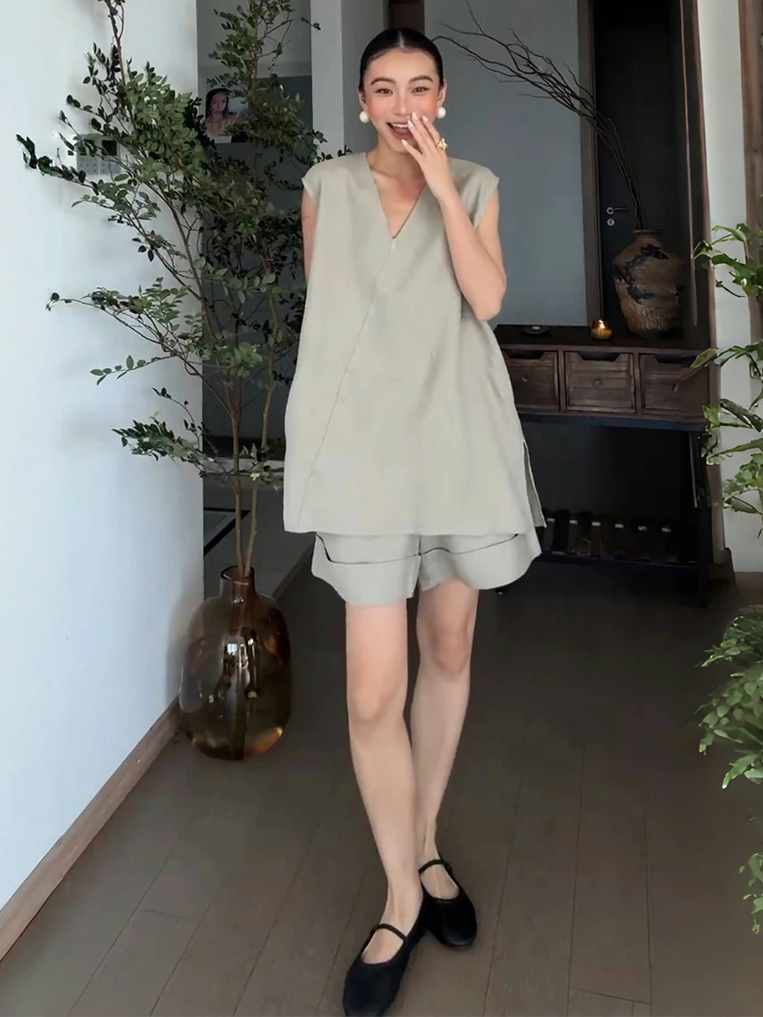 High-End Sleeveless Linen Set Women Summer Lazy Loose Cotton Linen Vest Shorts Casual Two-Piece Set V-Neck Loose Fit Shorts