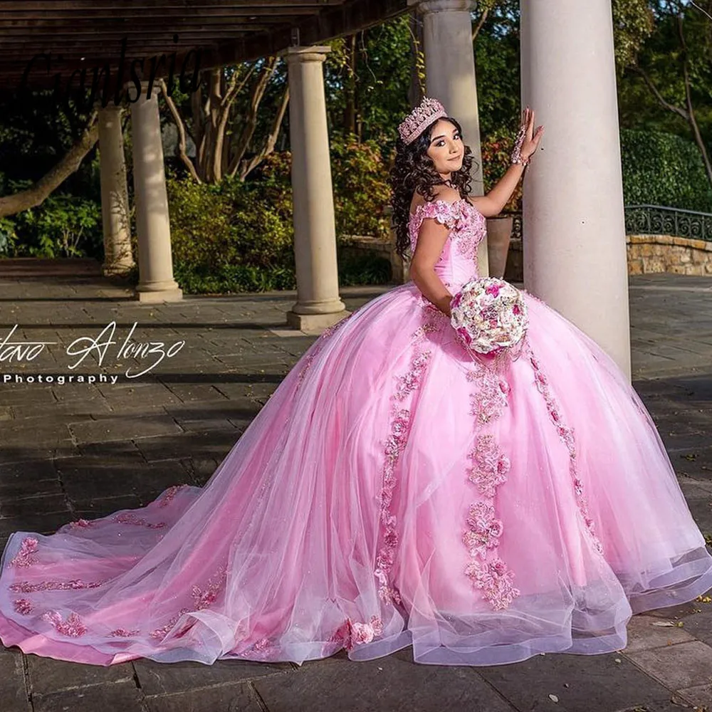 

Розовые платья Quinceanera для милых 15 лет с открытыми плечами, пышное бальное платье с кружевной аппликацией, Vestidos De 15 Quinceañera