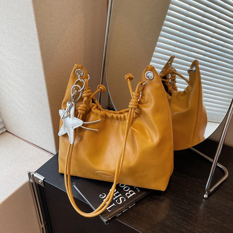 

Шикарная стеганая сумка через плечо для женщин 2025, модный ремень с регулируемой верхней ручкой и внутренним карманом для ежедневного использования и поездок на работу ​