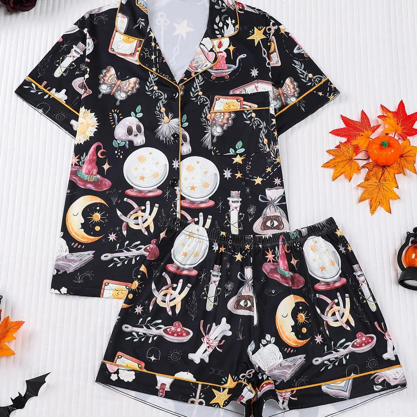 

Halloween Themed Women's Pajamas Set Dark Witch Magic Tarot Print Lapel Collar Short Sleeve Shorts 2 Piece Casual Loungewear