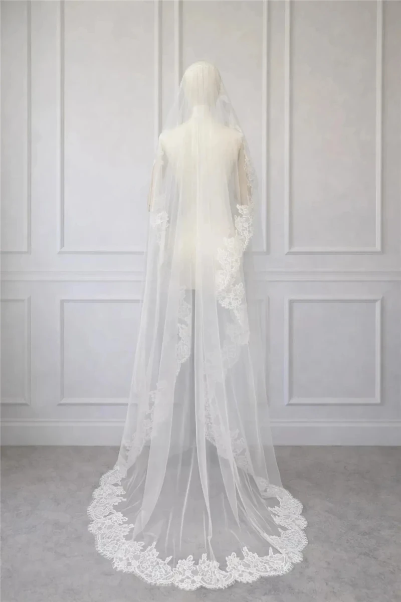Thumbnail 4 - #17 Latest Bridal Veil Accessory Offers