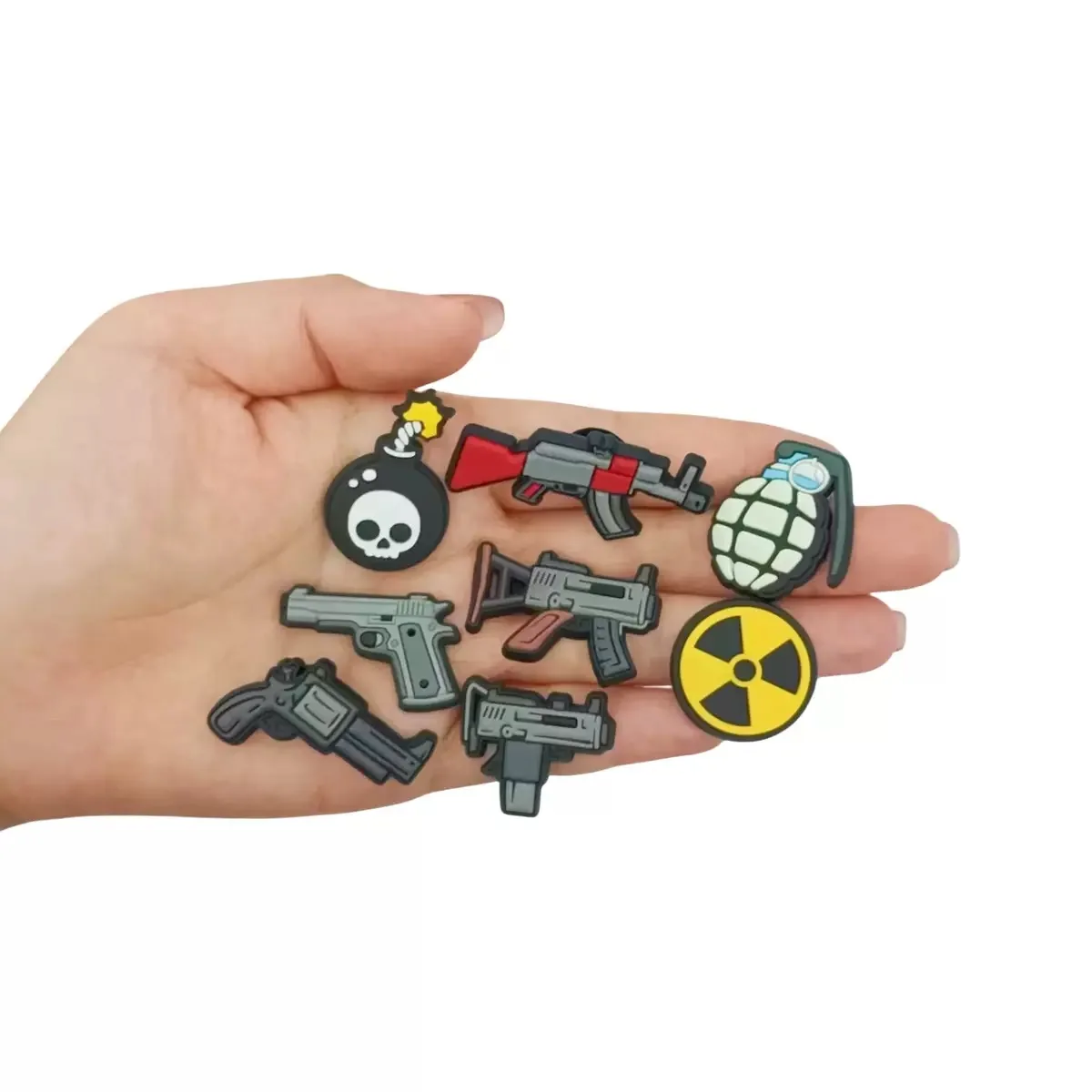 8Pcs Cartoon Waffe Pistole Bombe PVC Sandalen Schuh Dekoration Garten Schuhe Taste Zubehör Schuhe Charms Für Armbänder DIY Rucksack – Detail 3