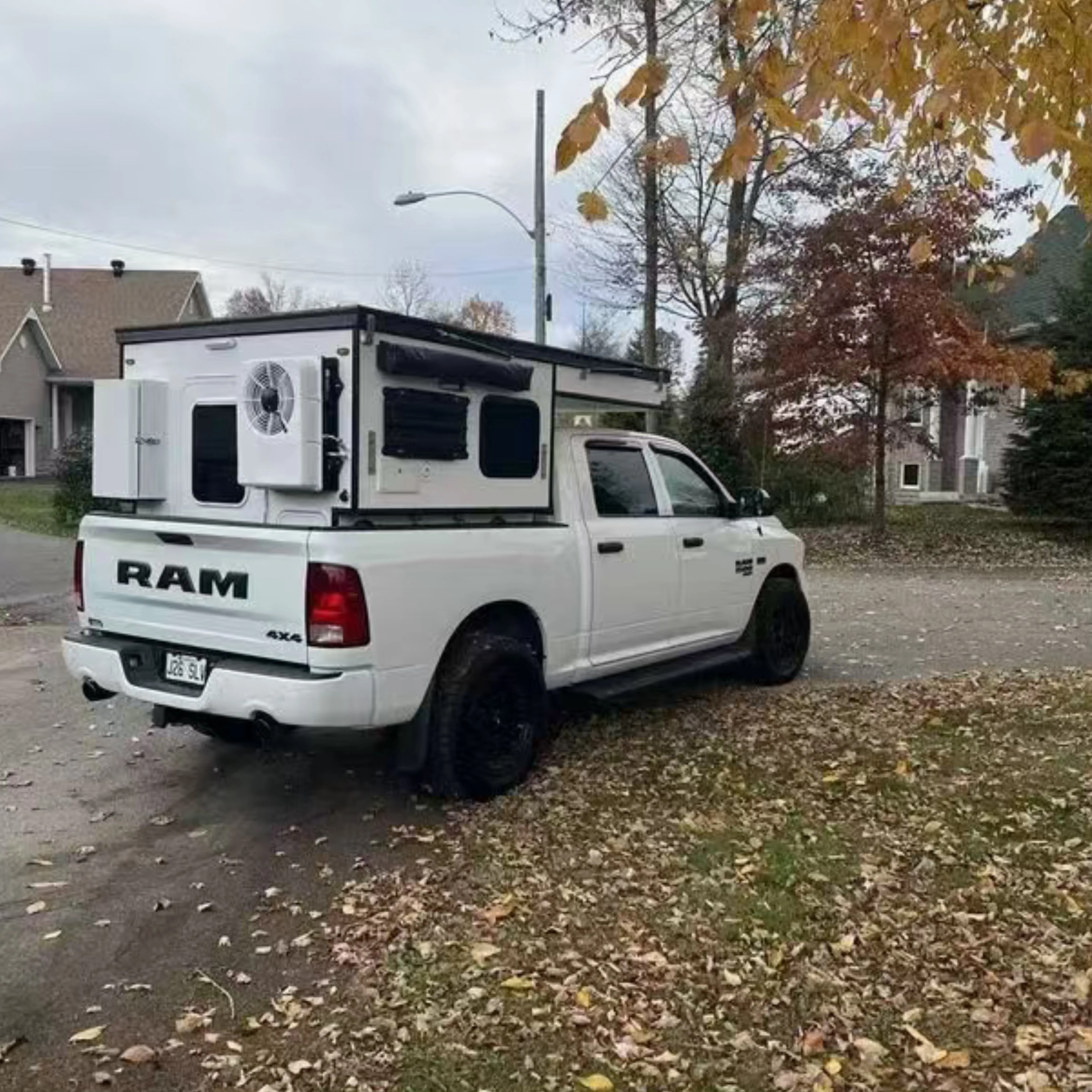 Expedition Truck Camper 4x4 Rv Camper Truck caravan off Road Luxury Travel Trailers Truck Camper for Pickup with Toilet