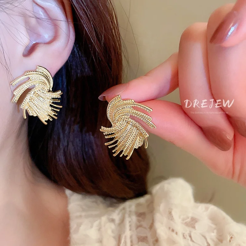 Asymmetric Surrounding Geometric Earrings Exaggerated Retro High Grade Sense Ear Studs Personality Luxury Designer Jewelry