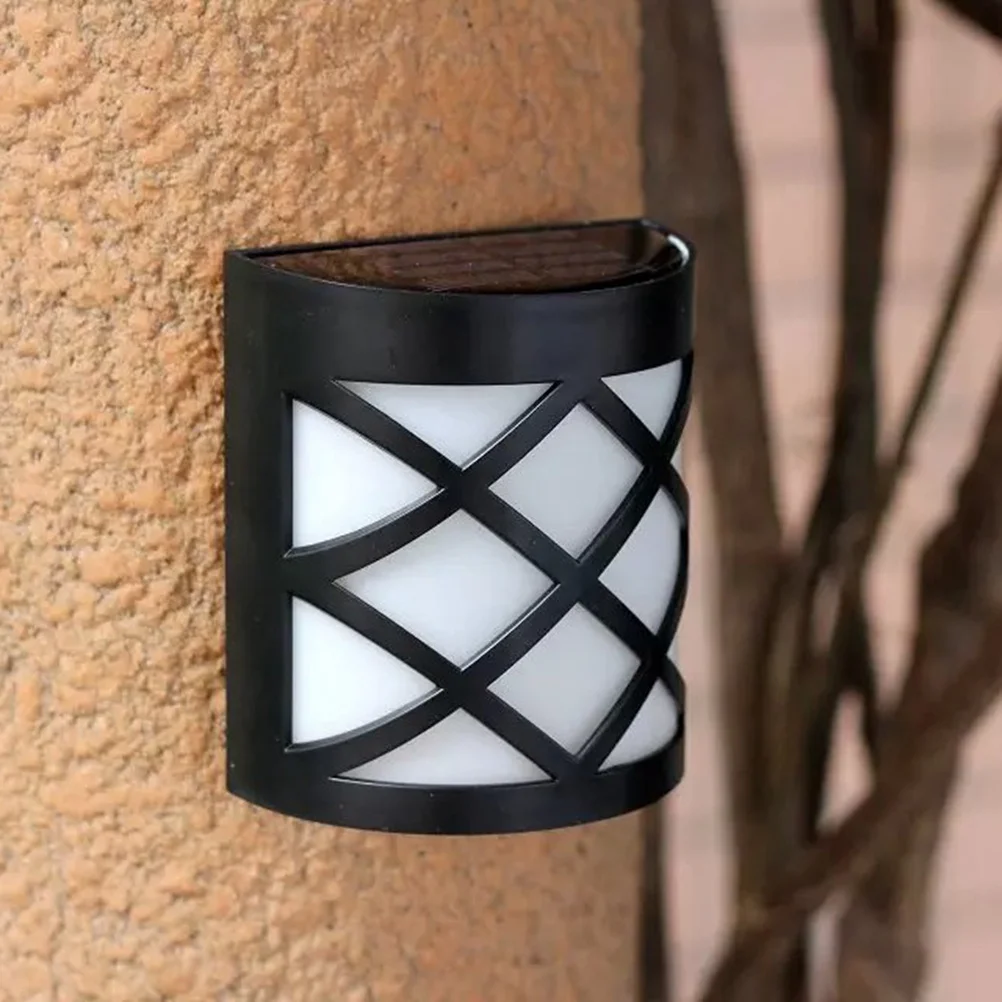 أضواء LED تعمل بالطاقة الشمسية مثبتة على الحائط في الهواء الطلق شبه دائرة بيضاء دافئة مقاومة للماء لحديقة فناء ساحة مسار درب الإضاءة الأمنية