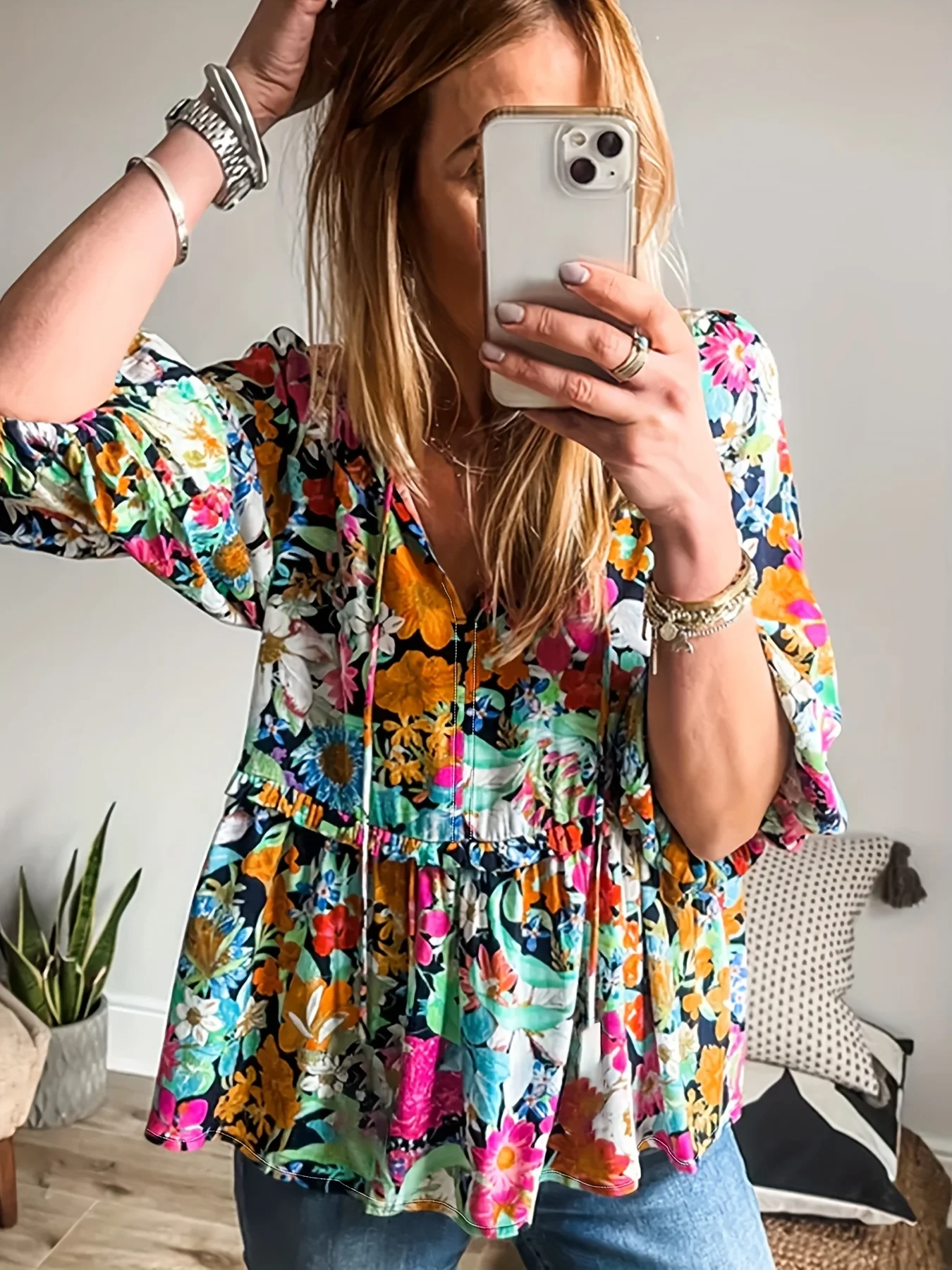 

Женская рубашка больших размеров с цветочным принтом и пышными рукавами, яркая, свободный подол, повседневная с длинными рукавами.