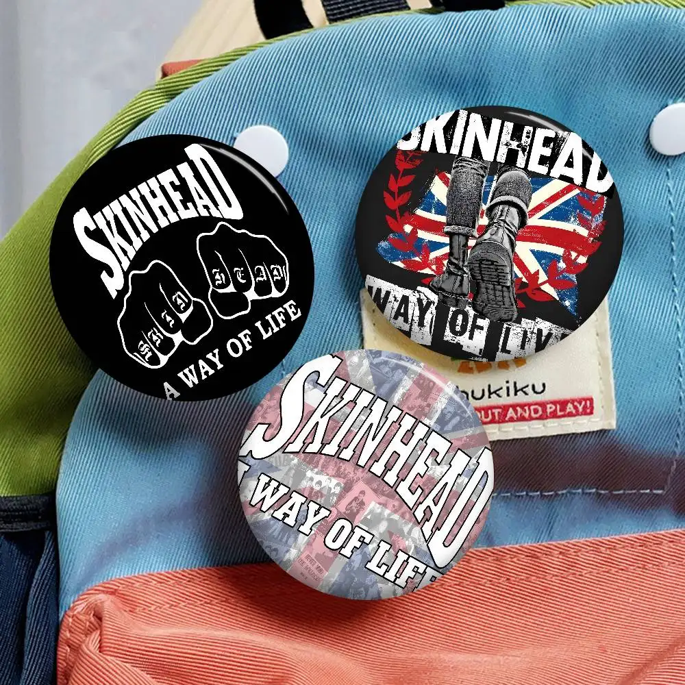 SKINHEAD طريقة الحياة الإبداعية دبابيس مضحك وجه مبتسم جولة المفاجئة في بروش شارة ظهره قبعة اكسسوارات مجوهرات هدايا