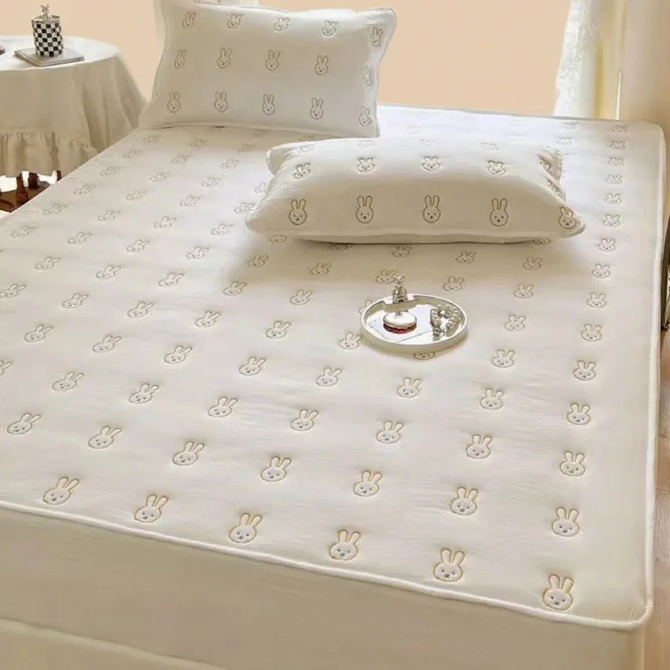 Thick cotton quilted bed cover  antibacterial bed cover  embroidered bed cover with elastic band (pillowcase ordered separately)