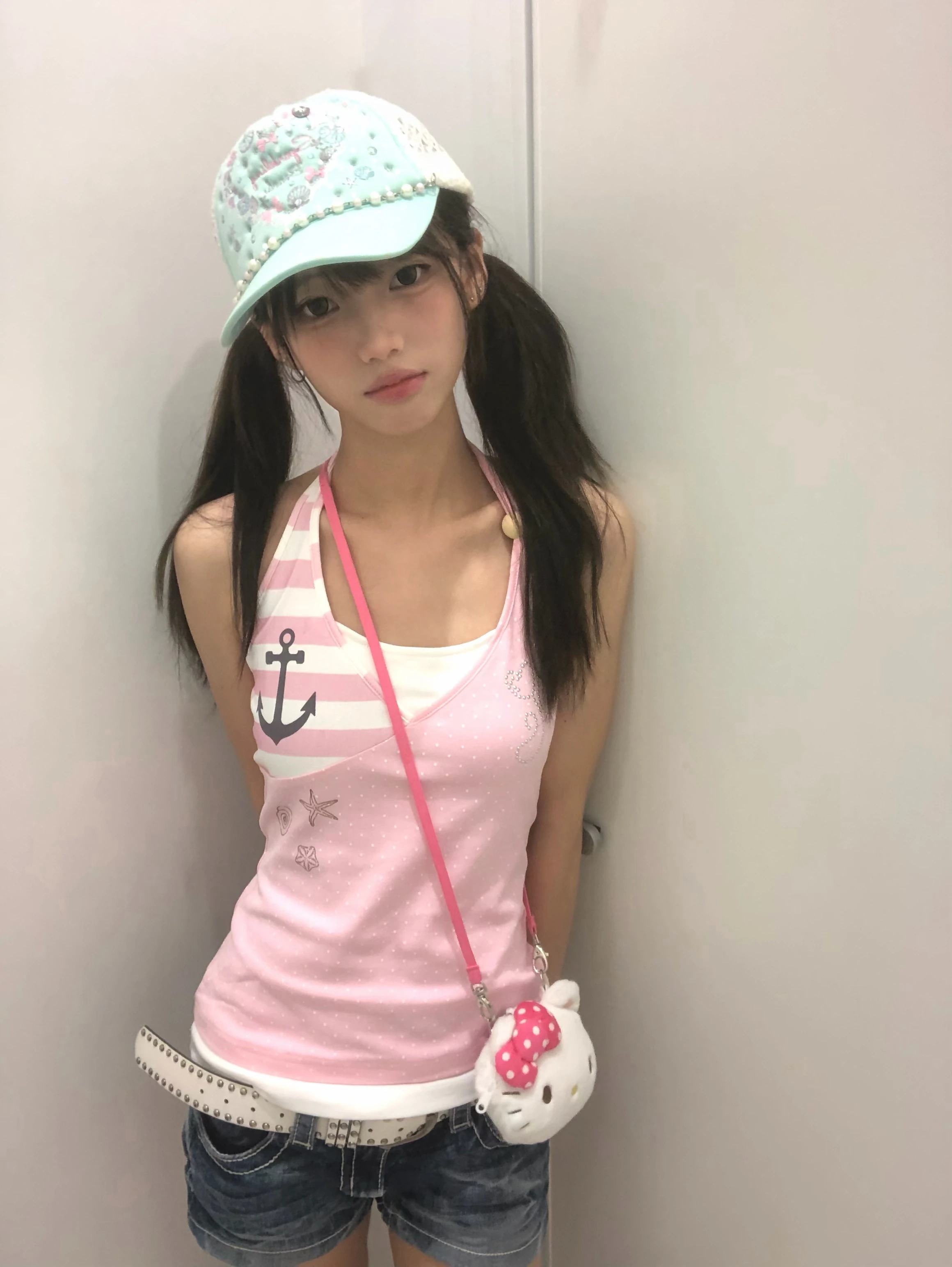 Karrram Japanisches Y2k Pink Halter Top 2000er Cutecore Strass-Print Tanktop Vintage Harajuku Patchwork Ärmelloses Top Kawaii – Detail 4