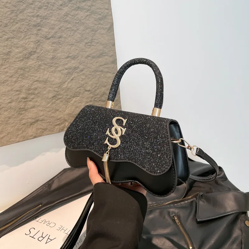 Luxury Designer Fashion Fringed Texture Shoulder Bag with Buckle Small Square Femininity Messenger Handbag