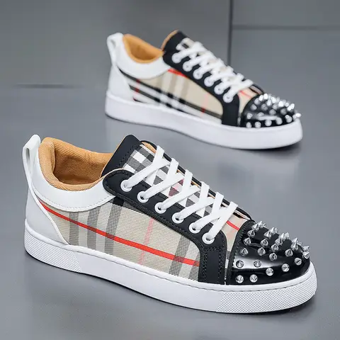 Fashion Trend Couples Casual Sneakers Red Sole Rivet Board Shoes for Men High Quality Man's Leather Sneakers for Men Women Shoes