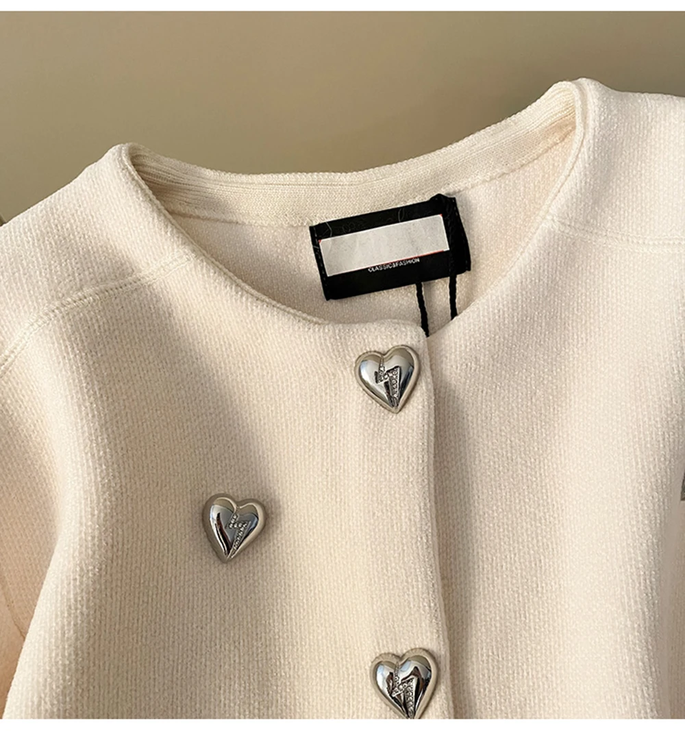 เสื้อคาร์ดิแกนสไตล์เกาหลีสำหรับผู้หญิง ตกแต่งรูปหัวใจ กระดุมแถวเดียว ตัดสีสัน ชิค สั้น ทันสมัย เสื้อนอกสำหรับฤดูใบไม้ผลิ รุ่นใหม่