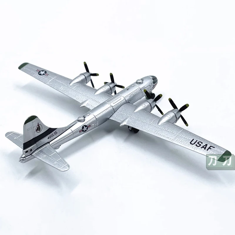 Diecast 1:300 Scale B29 B-29 bomber Alloy Finished Simulation Model Static Decoration Souvenir Gifts For Adult Boy