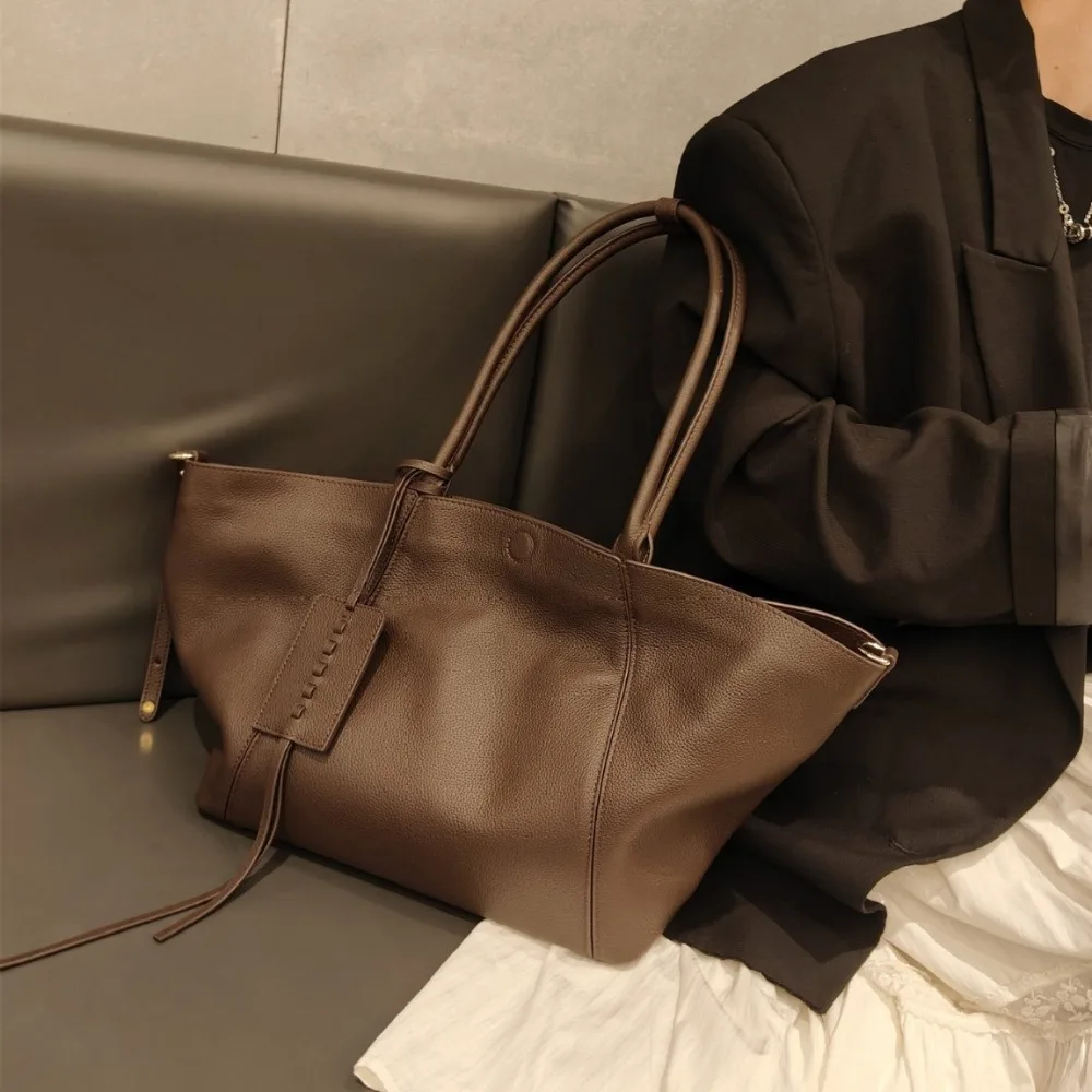 

Новинка 2025 года, сумка-тоут из воловьей кожи первого слоя, кожаная сумка через плечо большой вместимости, повседневная универсальная женская сумка