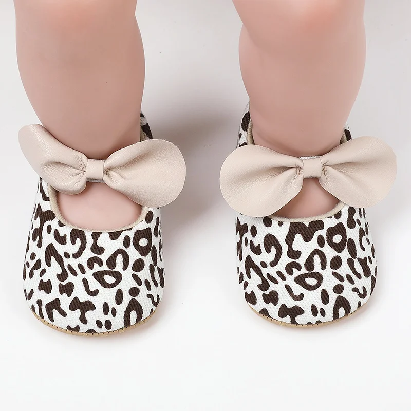 Zapatos de princesa con estampado de leopardo para niñas pequeñas, zapatos perfectos para sus primeros pasos de 0 a 15 meses, otoño