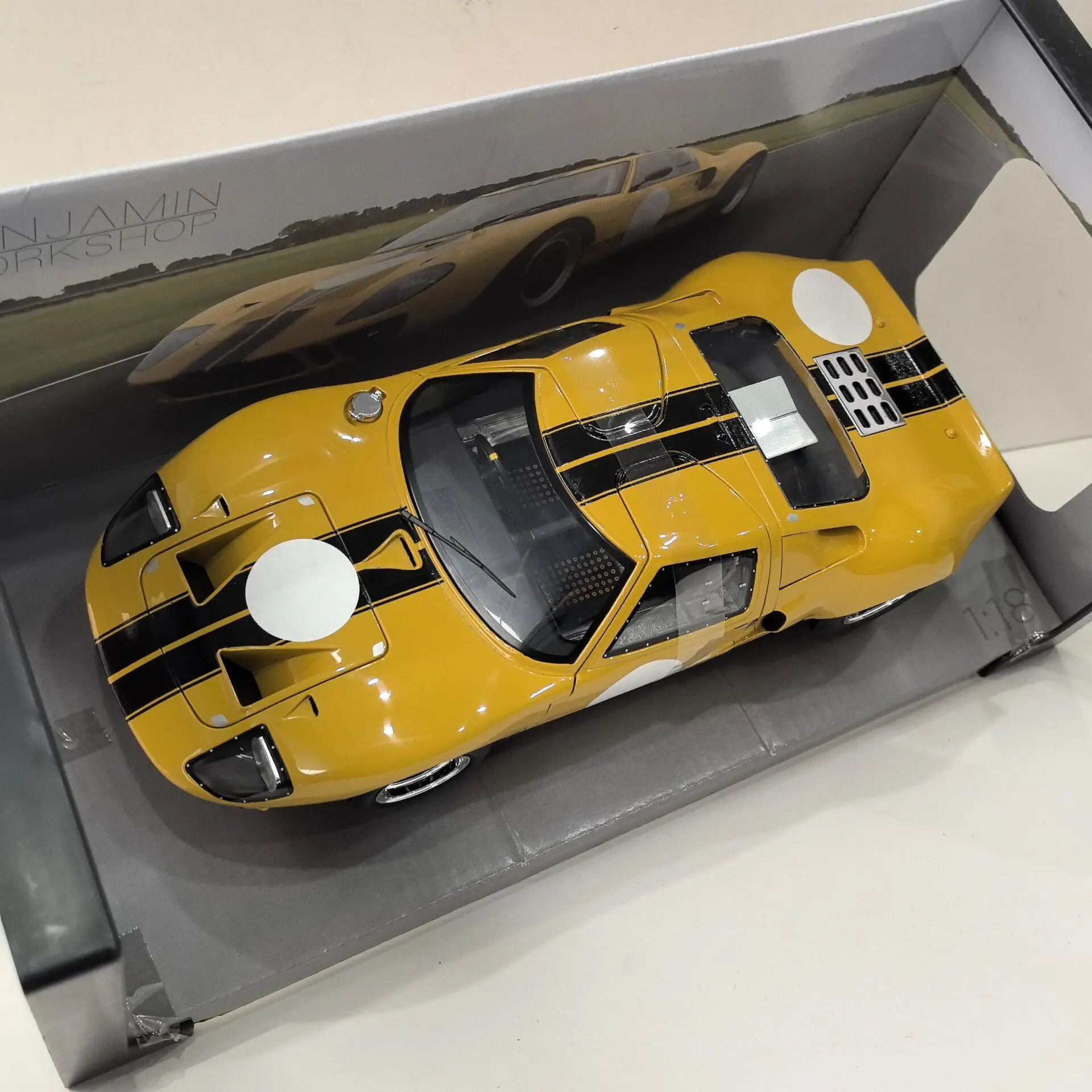 Diecast SOLIDO 1/18 Scale FORD GT40 Racing U1 Alloy Car Model view 5