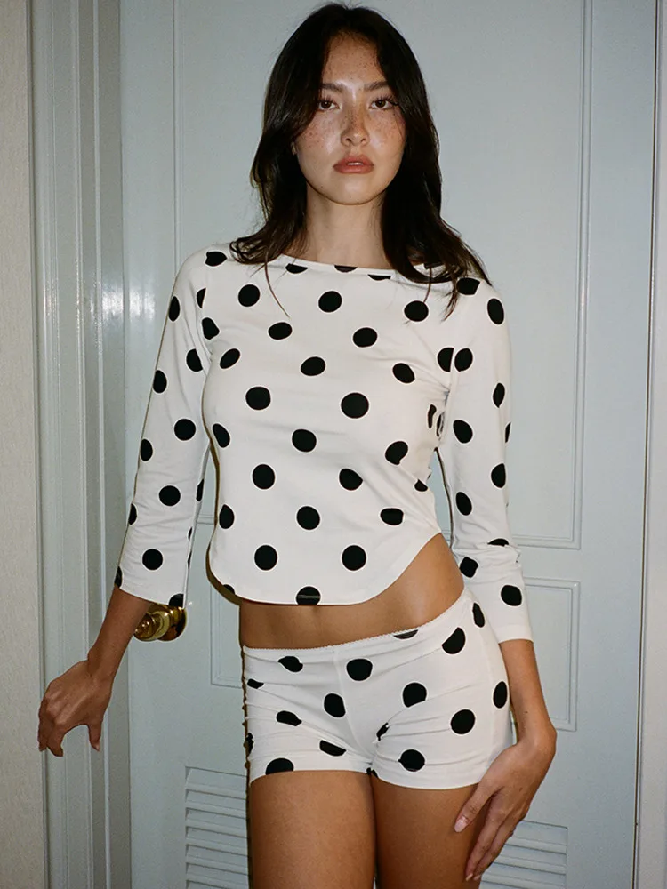 

Women's Polka Dot Printed Y2K Shorts Two-Piece Set Long Sleeve Slim Crop T-shirt with Low Waist Mini Shorts Summer Outfit