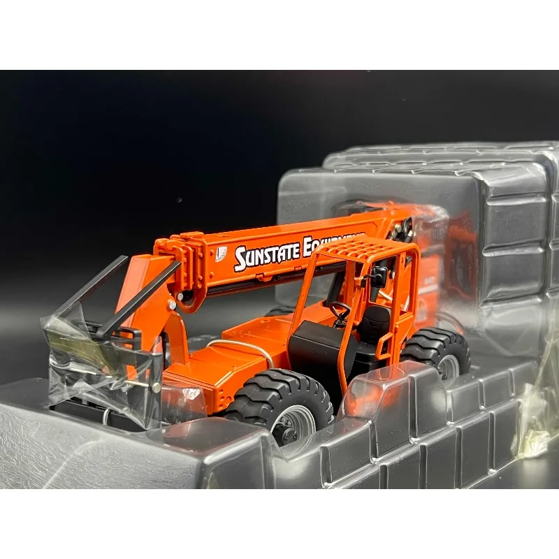 Diecast 1:32 Scale JLG SkyTrak 8042 Extendable Arm Truck Sunstate Alloy Car Model