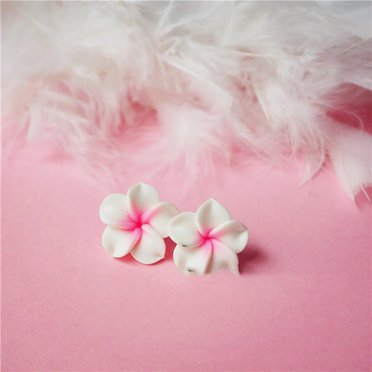 20pcs Clay Flower Spacer DIY Beads Phone Case Decor Headdress Polymer Plumeria Soft Ceramic Jewelry Accessories
