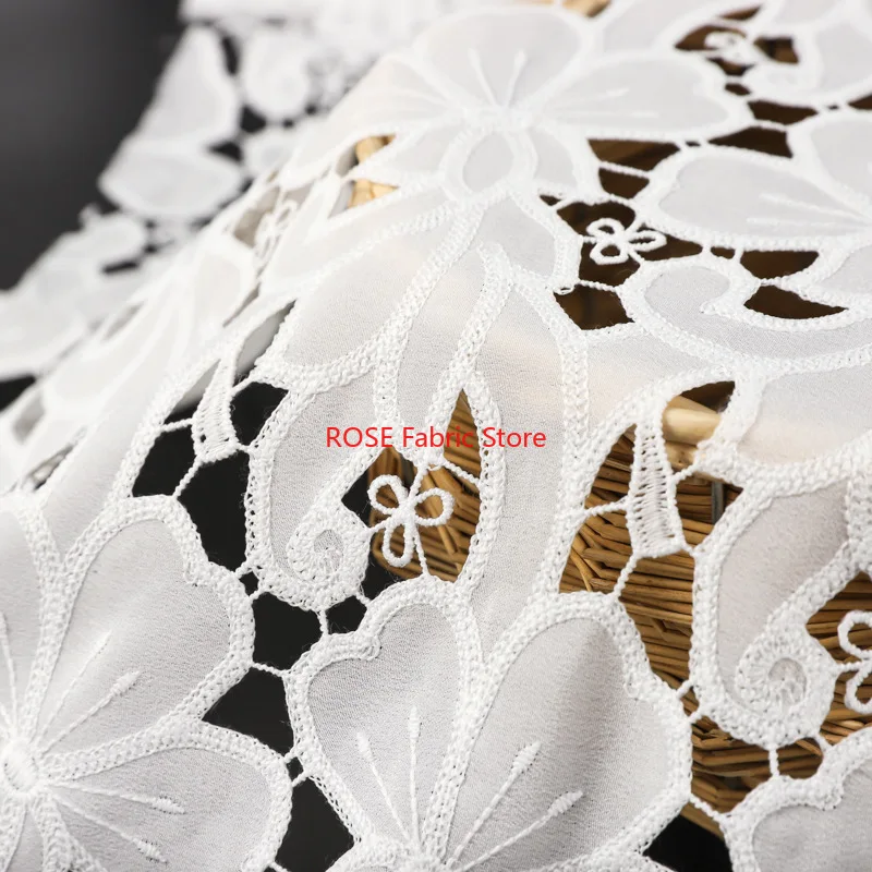 

1-метровая полая кружевная ткань с цветочной вышивкой для летних женских платьев, официальной одежды, дизайнерская ткань для шитья своими руками