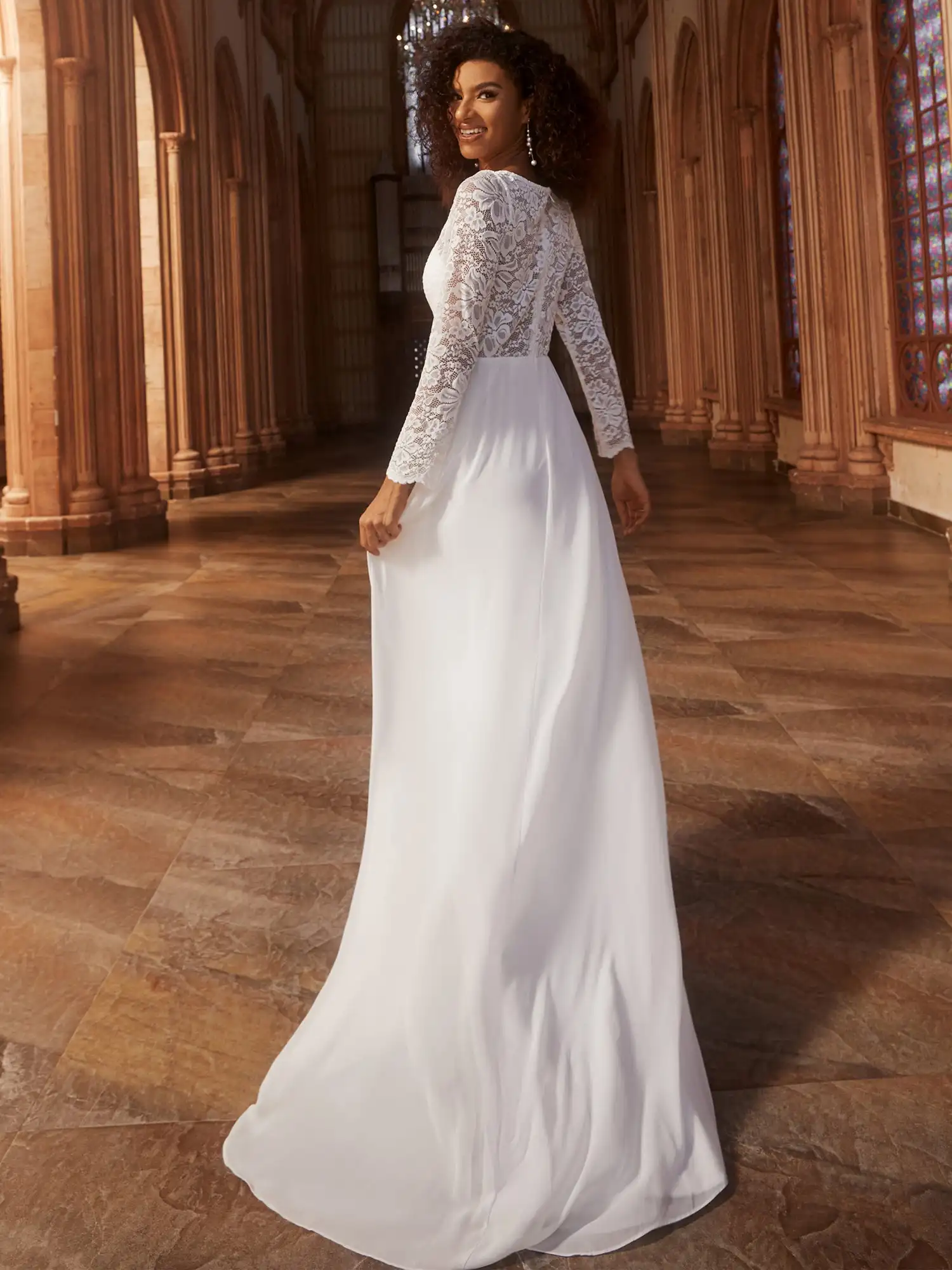 Abiti da sposa eleganti Scollo a V in pizzo cavo foderato fino al pavimento 2025 Sempre carino di abito formale da donna in chiffon bianco sexy