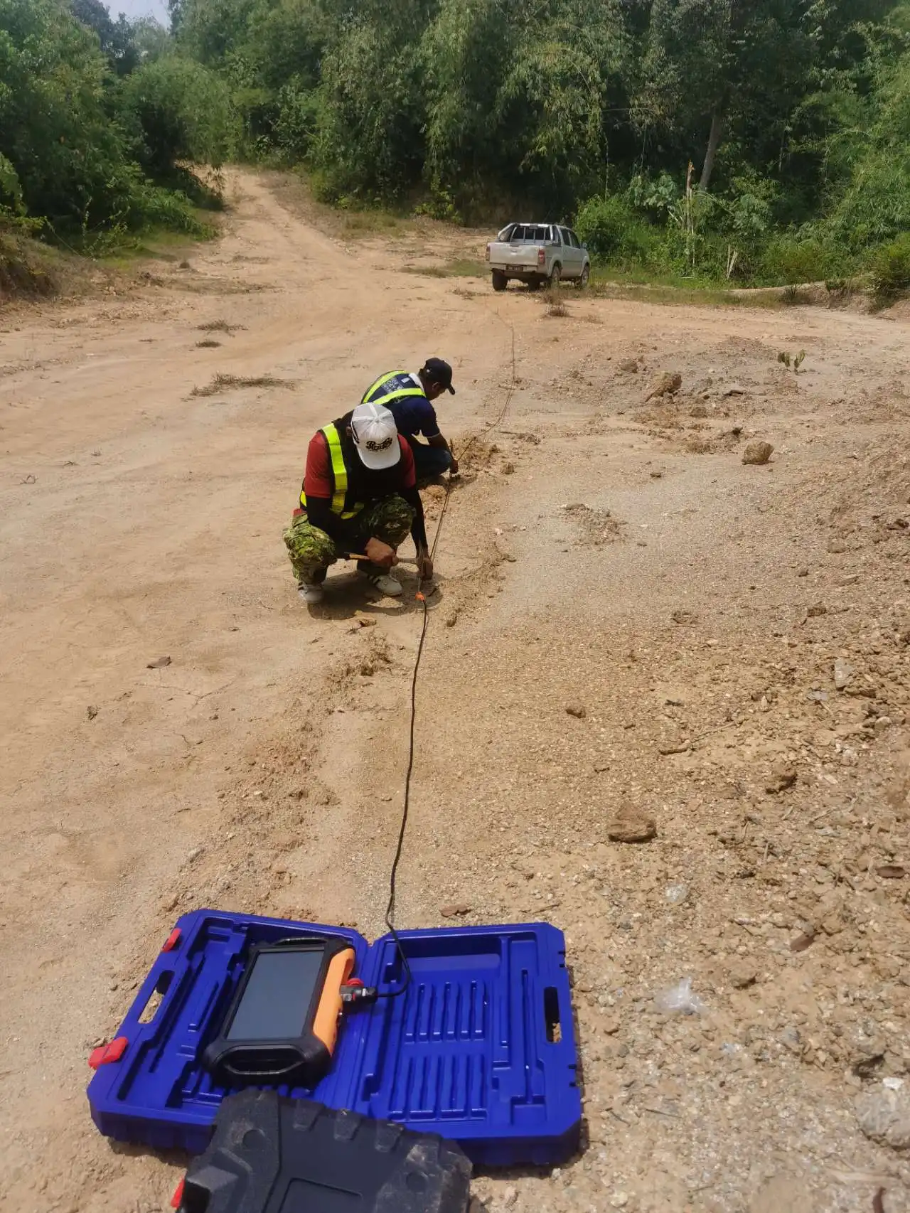 ADMT‑60KG‑16D Multi‑Channel Underground Cavity Detector 60M Depth Geophysical Instrument