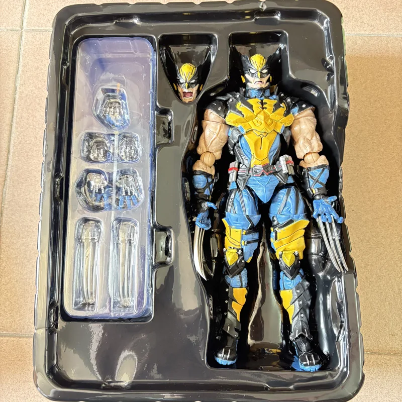 28cm Marvel Wolverine X-MEN Action Figure Ornaments Pvc Figure Animation Peripherals Ornament Desktop Display Birthday Gift Toys