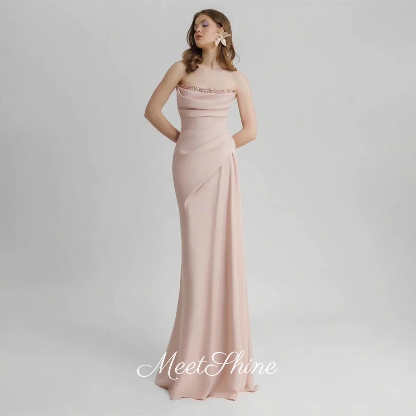 Elegant สีชมพู Strapless ชุดราตรีตรง Graceful Stain แขนกุดลูกปัดจีบงานแต่งงานอย่างเป็นทางการชุดพรหมที่กําหนดเอง