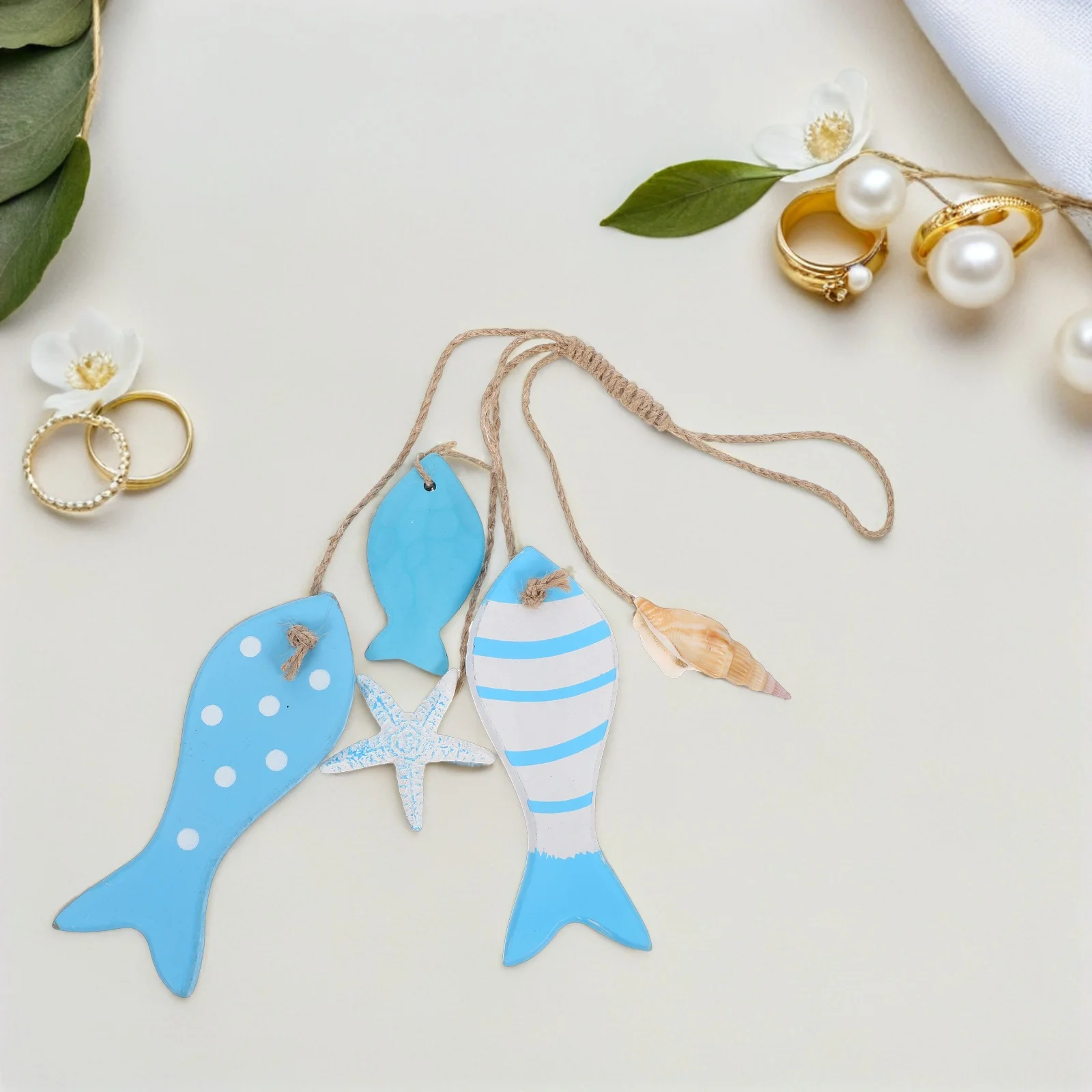 

2 Sets Wooden Fish Wall Hanging Decor Handcrafted Ocean Style Rustic Coastal Skewers 3D Fish Sculpture Vintage Wood Bedroom
