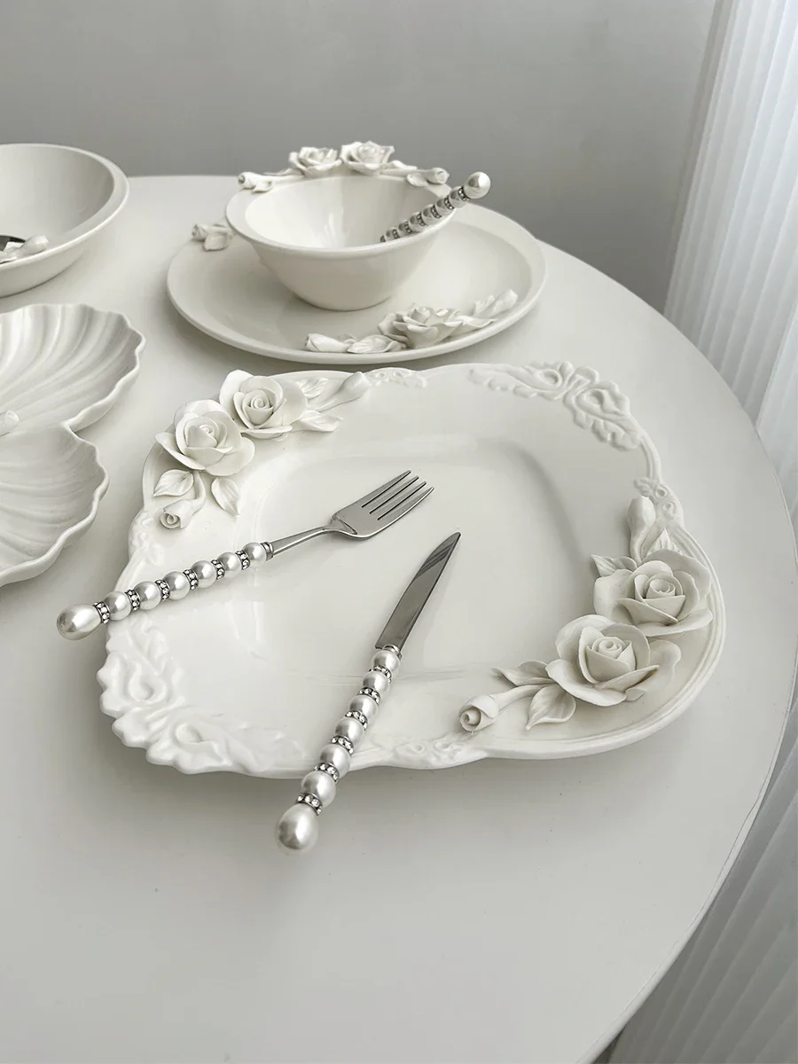 Living in European relief, hand-kneading flowers, bowls, plates, cups, tableware set, exquisite ceramic set for afternoon tea at