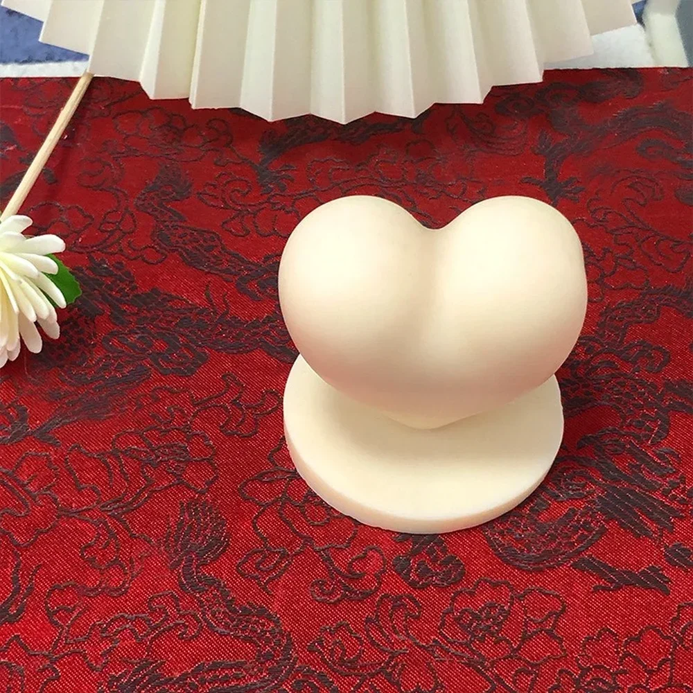 3D Love Base Candle Mold DIY Creative Love-shaped Cake Decoration Aromatherapy Candle Silicone Mold