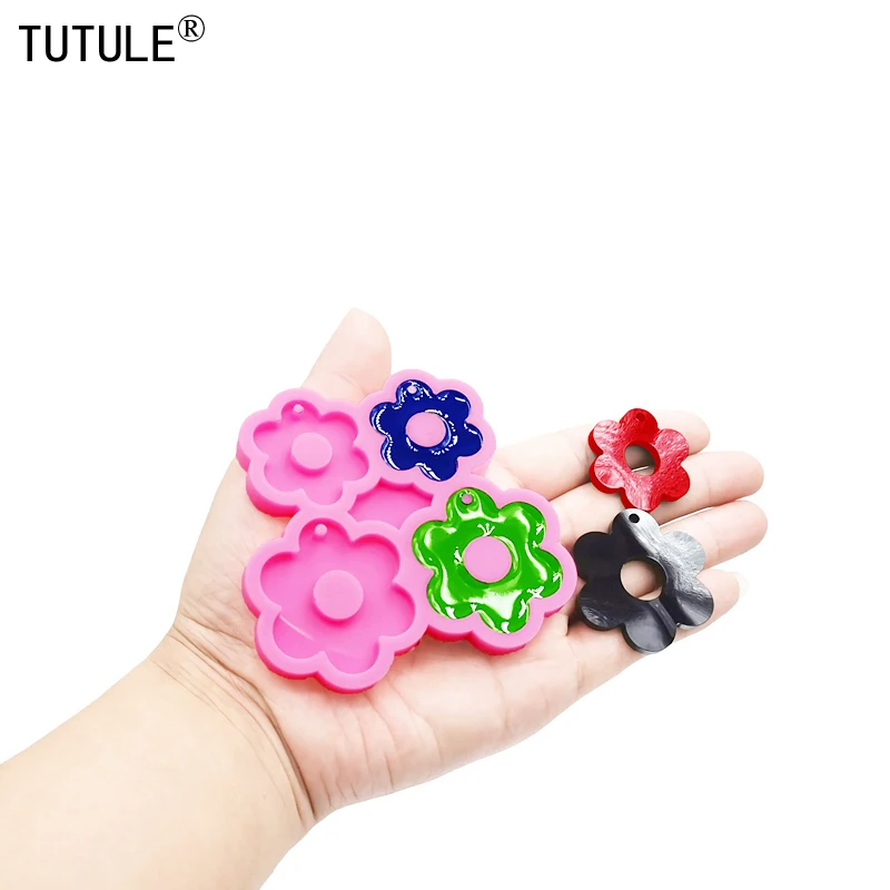 Shiny plum blossom Keychain Earrings Silicone Mold DIY plum blossom Clay epoxy resin Accessories Silicone Mould Chocolate Molds